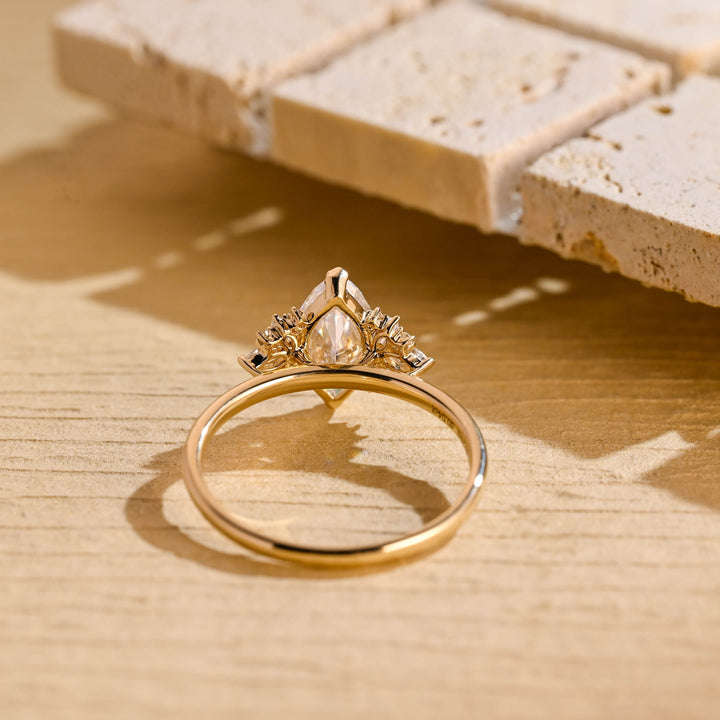 1.50ct-2.50ct Marquise Cut Lab Grown Diamond Cluster Engagement Ring