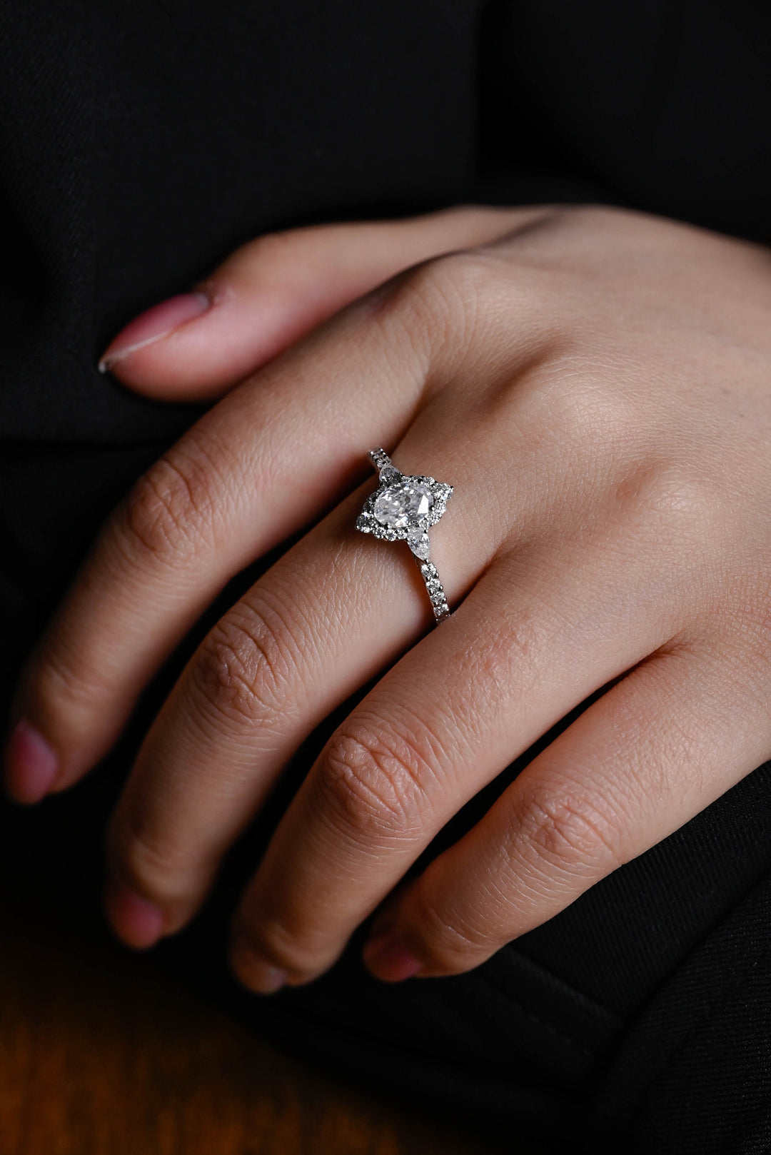 1.0ct-2.0ct Oval Cut Lab Grown Diamond Cluster Engagement Ring