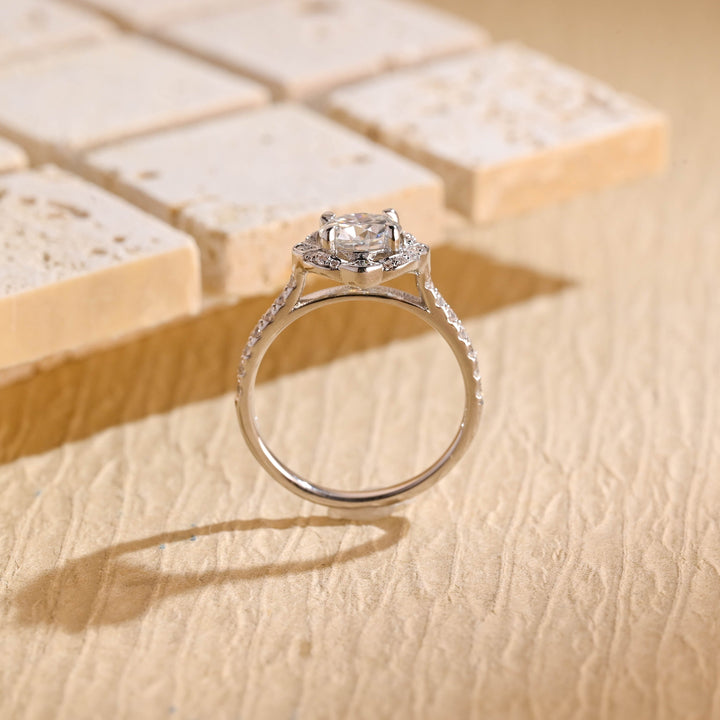1.0ct-2.0ct Round Cut Lab Grown Diamond Vintage Cluster Engagement Ring