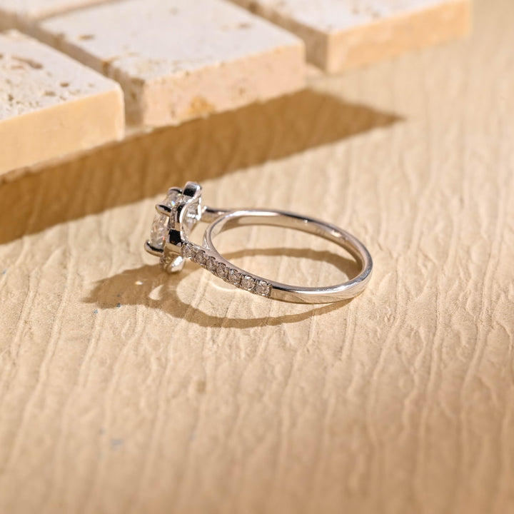 1.0ct-2.0ct Round Cut Lab Grown Diamond Vintage Cluster Engagement Ring