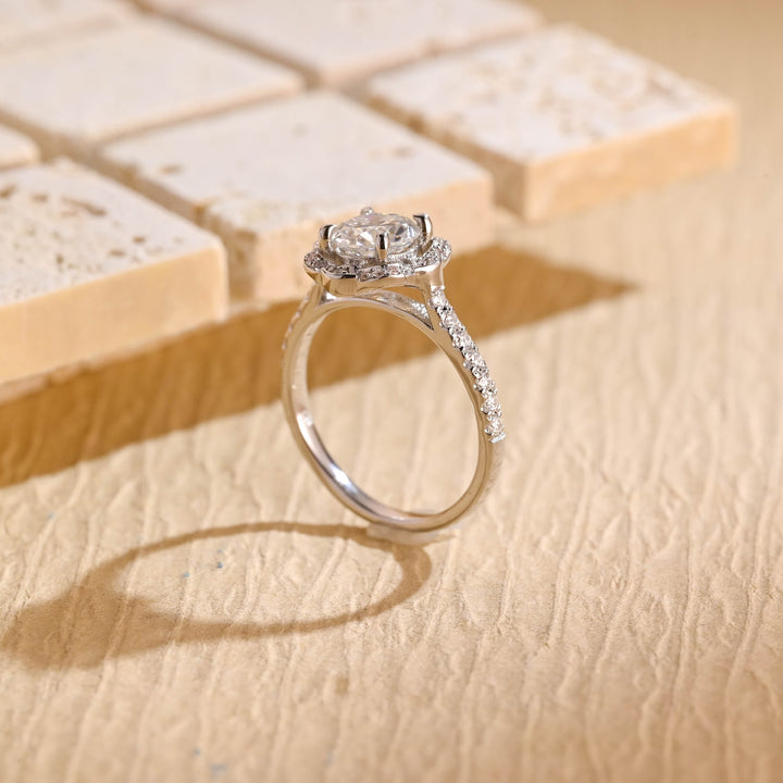 1.0ct-2.0ct Round Cut Lab Grown Diamond Vintage Cluster Engagement Ring