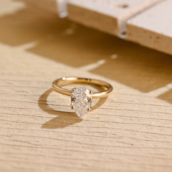 2.0ct-3.0ct Pear Cut Lab Grown Diamond Tulip Set Engagement Ring