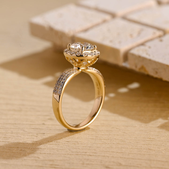 1.50ct-2.50ct Round Cut Lab Grown Diamond Halo Engagement Ring