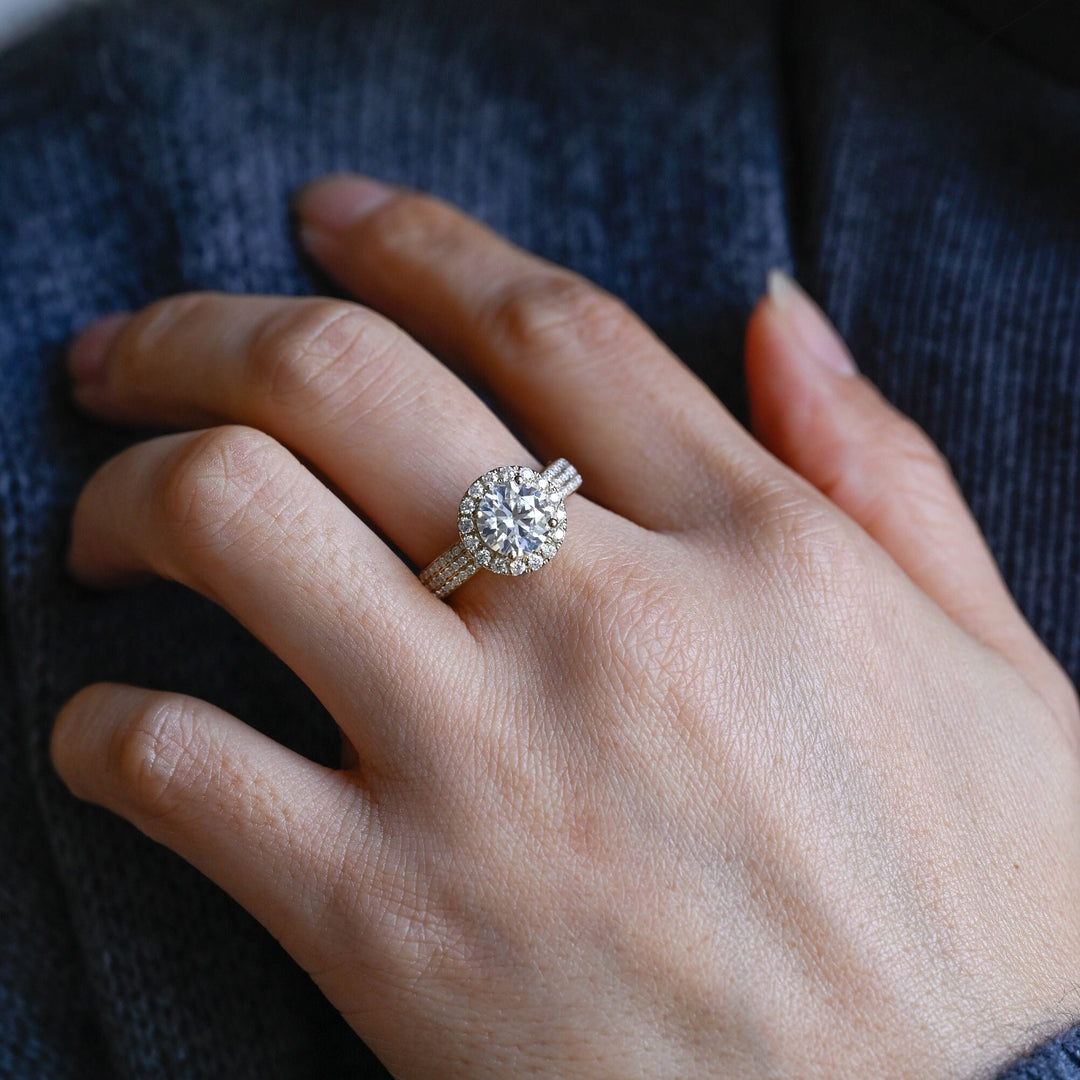 1.50ct-2.50ct Round Cut Lab Grown Diamond Halo Engagement Ring