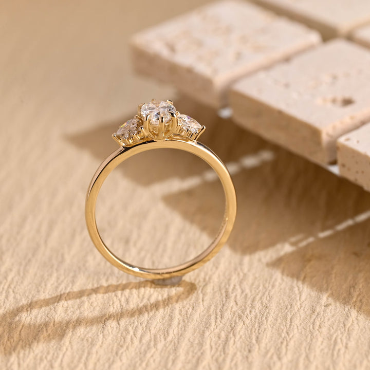 1.50ct-2.50ct Oval Cut Lab Grown Diamond Cluster Engagement Ring
