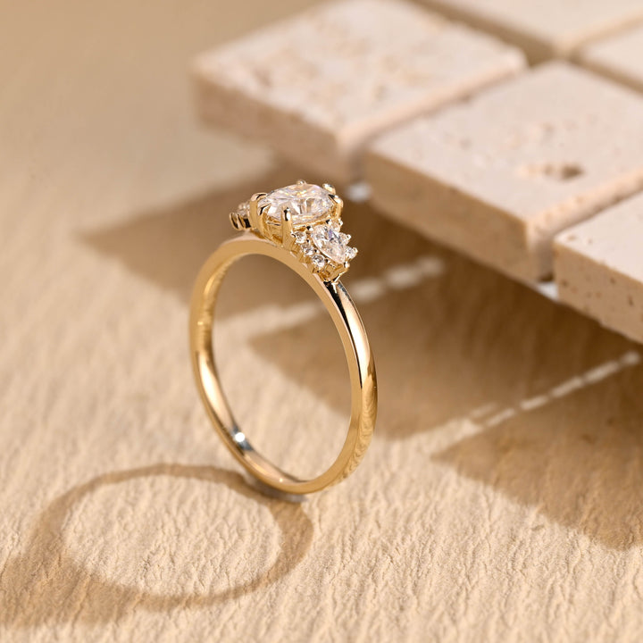 1.50ct-2.50ct Oval Cut Lab Grown Diamond Cluster Engagement Ring