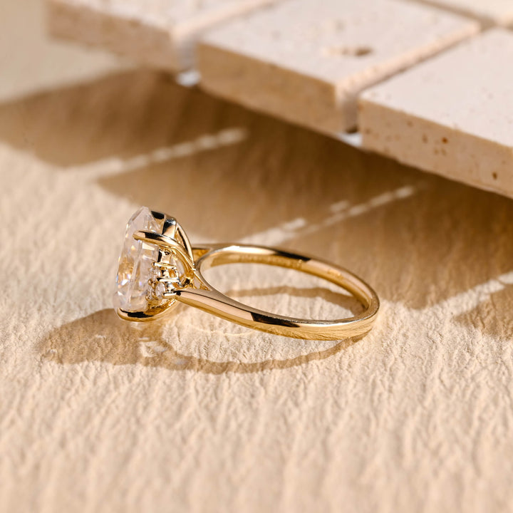 2.50ct-3.50ct Oval Cut Lab Grown Diamond Cluster Engagement Ring
