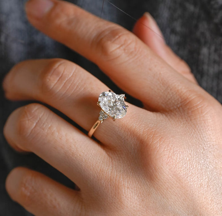 2.50ct-3.50ct Oval Cut Lab Grown Diamond Cluster Engagement Ring