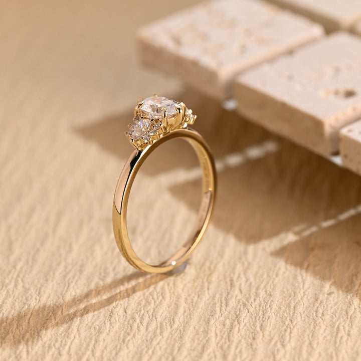 1.50ct-2.50ct Oval Cut Lab Grown Diamond Cluster Engagement Ring