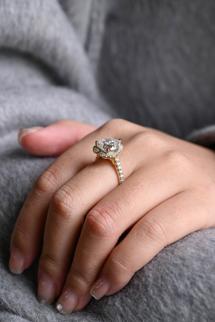 1.50ct-2.50ct Heart Cut Lab Grown Diamond Halo Engagement Ring
