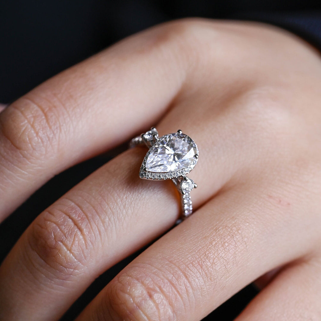 1.50ct-2.50ct Pear Cut Halo Lab Grown Diamond Cluster Engagement Ring