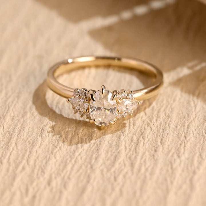 1.50ct-2.50ct Oval Cut Lab Grown Diamond Cluster Engagement Ring