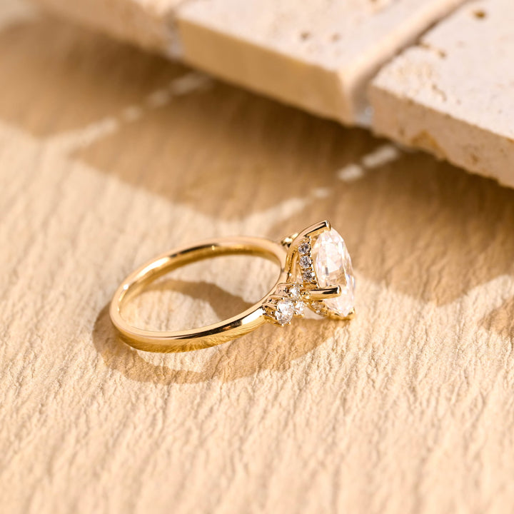 1.50ct-2.50ct Oval Cut Lab Grown Diamond Cluster Engagement Ring