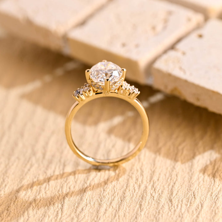1.50ct-2.50ct Oval Cut Lab Grown Diamond Cluster Engagement Ring