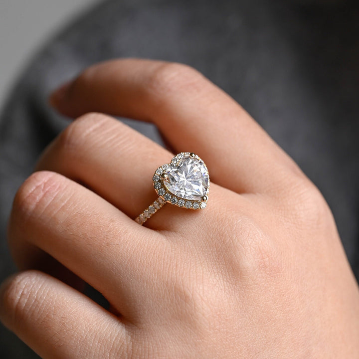 1.50ct-2.50ct Heart Cut Lab Grown Diamond Halo Engagement Ring
