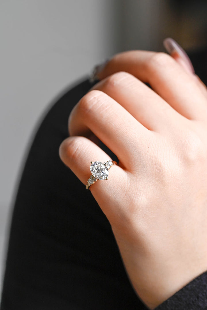 1.50ct-2.50ct Oval Cut Lab Grown Diamond Cluster Engagement Ring