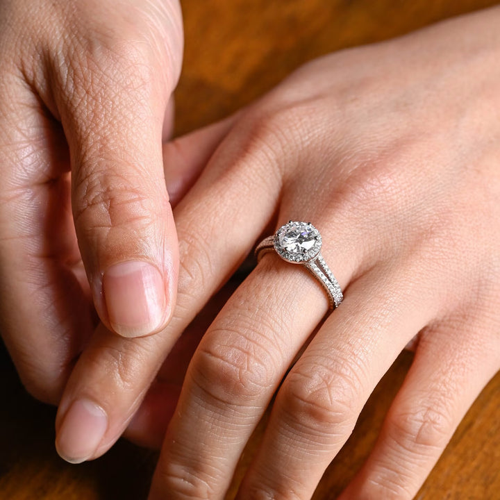 1.0ct-2.0ct Round Cut Lab Grown Vintage Diamond Halo Engagement Ring