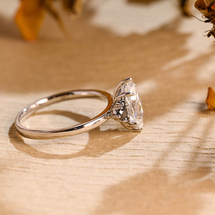 1.50ct-2.50ct Marquise Cut Lab Grown Diamond Cluster Engagement Ring With Black Diamond