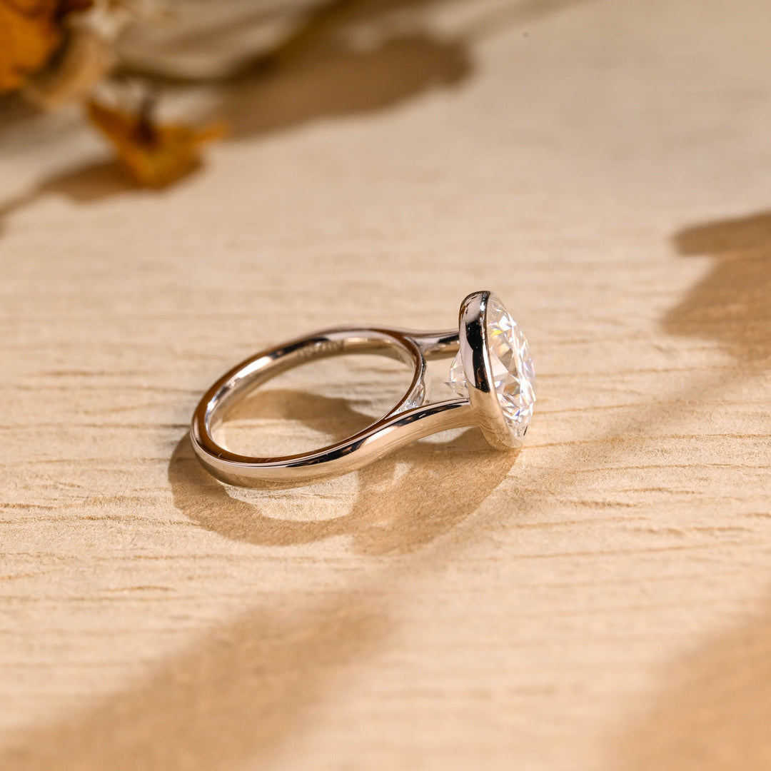 2.50ct-3.50ct Bezel Set Round Cut Lab Grown Diamond Engagement Ring