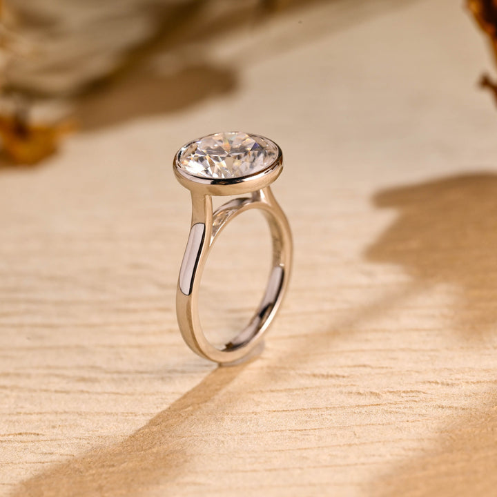2.50ct-3.50ct Bezel Set Round Cut Lab Grown Diamond Engagement Ring