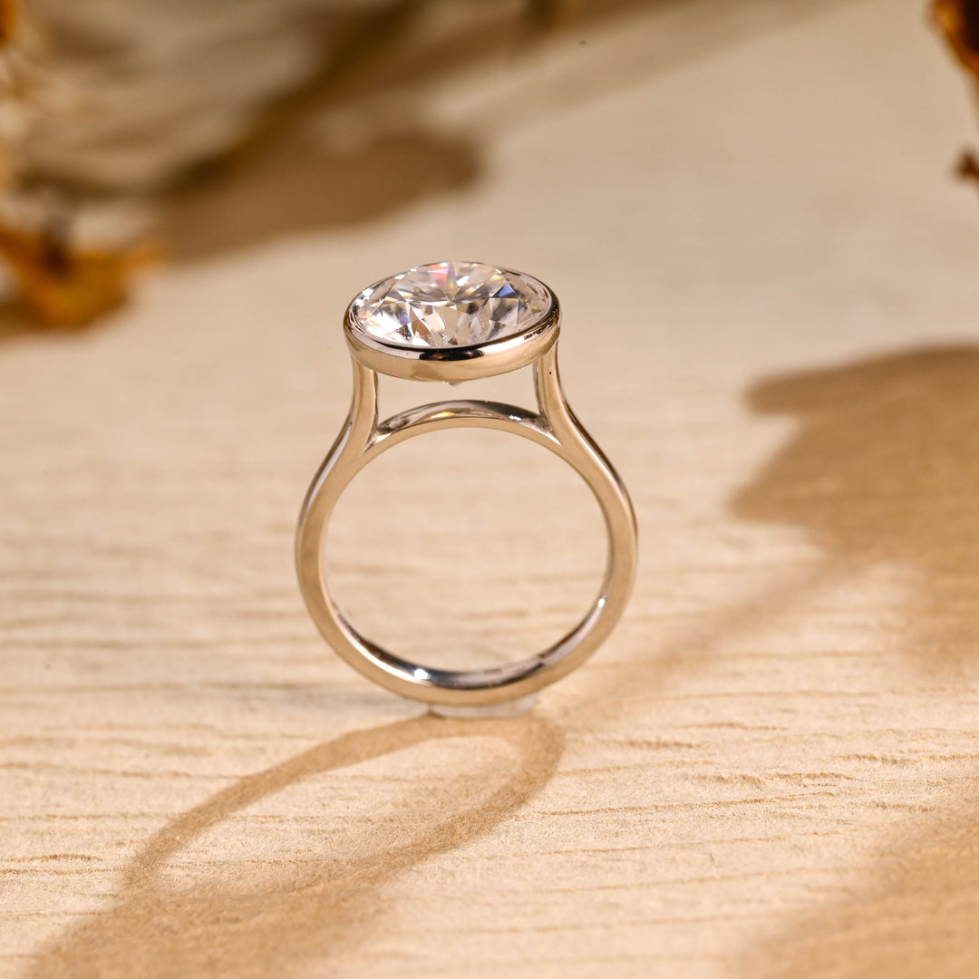 2.50ct-3.50ct Bezel Set Round Cut Lab Grown Diamond Engagement Ring