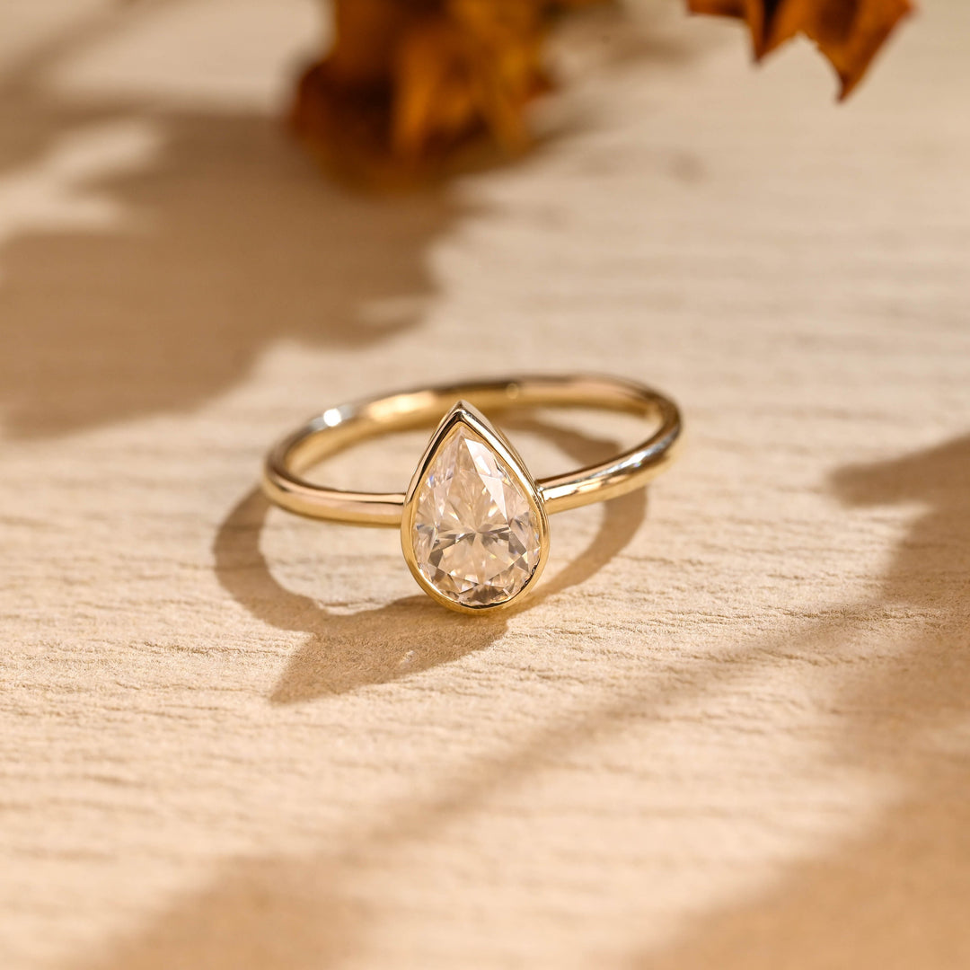 1.50ct-2.50ct Bezel Set Pear Cut Lab Grown Diamond Engagement Ring