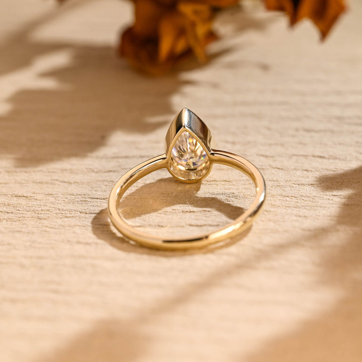 1.50ct-2.50ct Bezel Set Pear Cut Lab Grown Diamond Engagement Ring