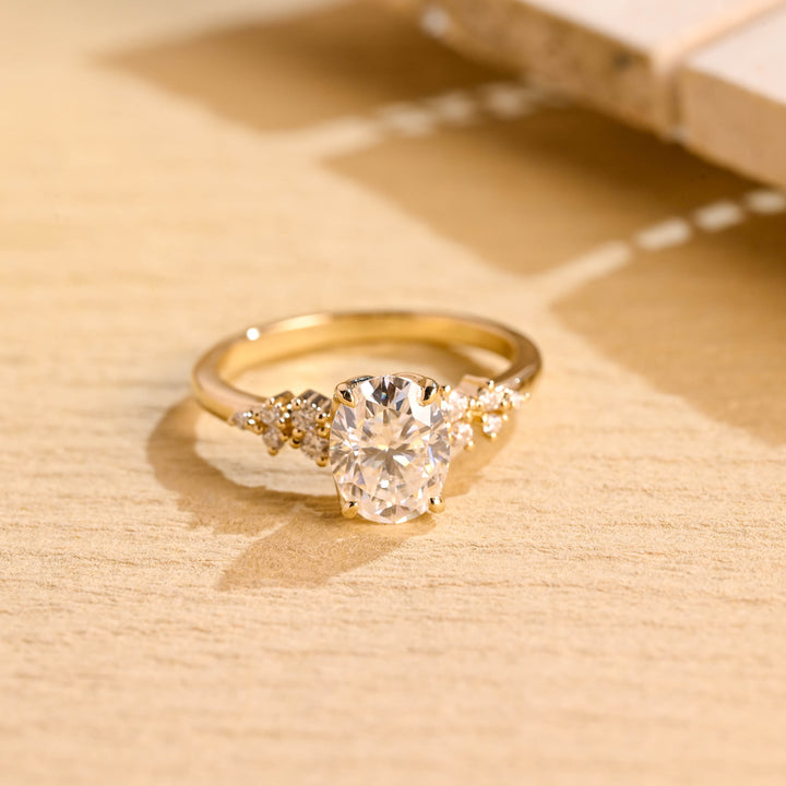 1.50ct-2.50ct Oval Cut Lab Grown Diamond Cluster Engagement Ring