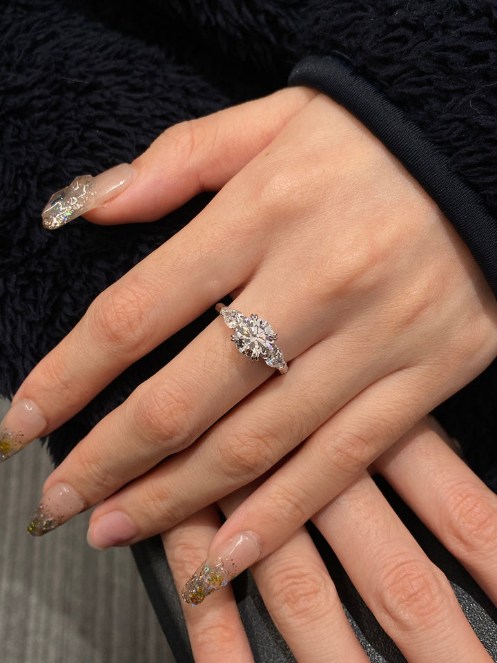 1.50ct-2.50ct Round Cut Lab Grown Three Stone Diamond Engagement Ring