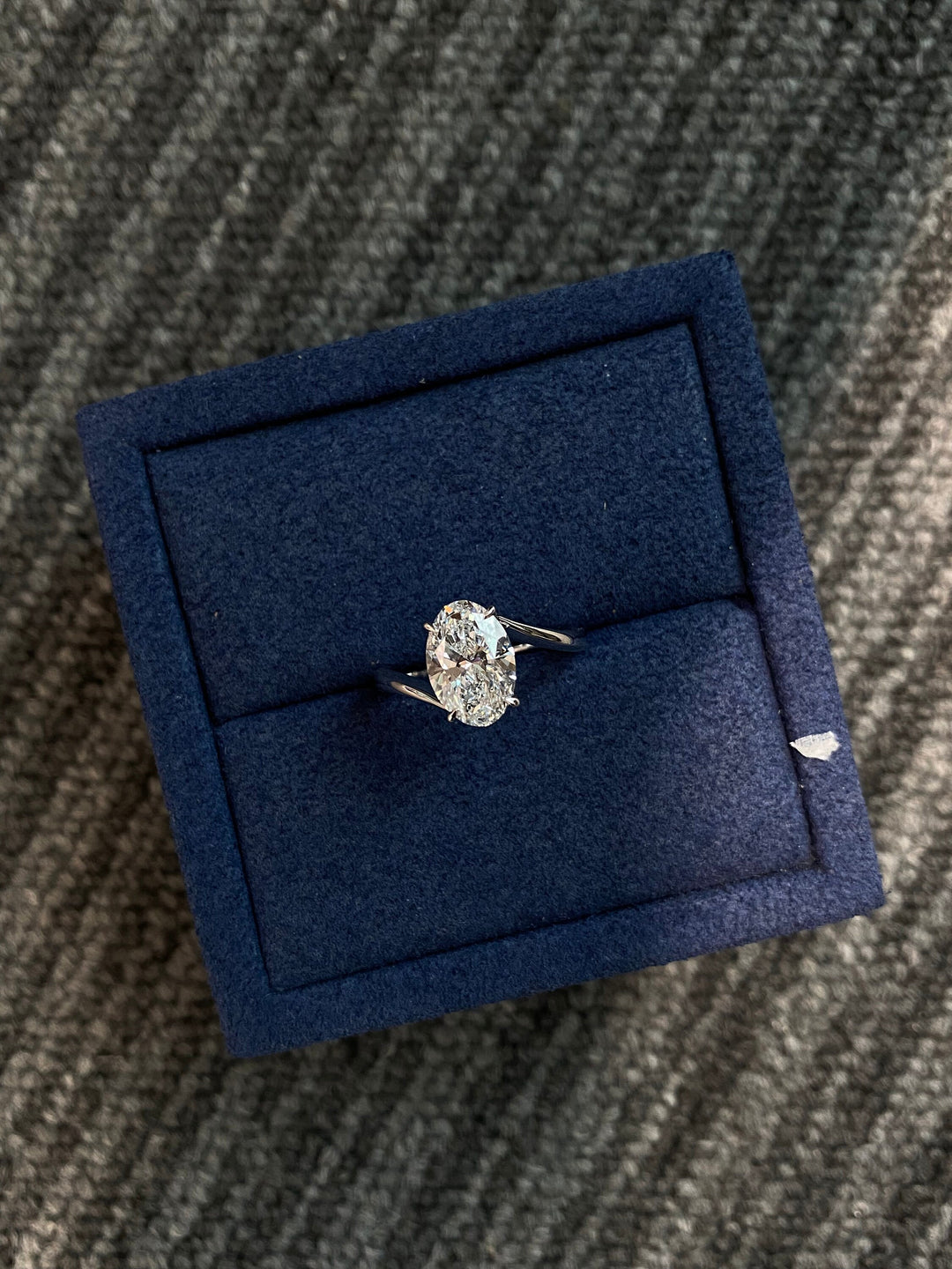 1.50ct-2.50ct Oval Cut Lab Grown Diamond Twisted Solitaire Engagement Ring