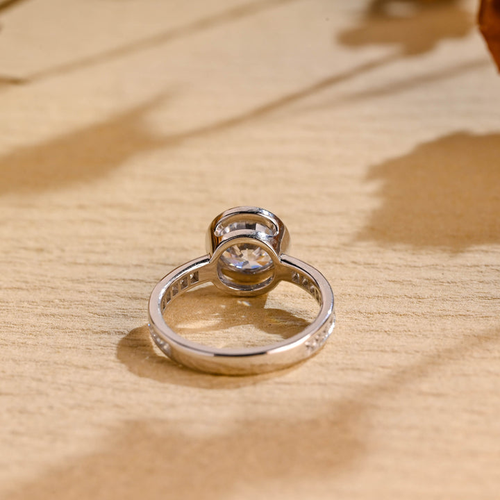 1.50ct-2.50ct Bezel Set Round Cut Lab Grown Diamond Engagement Ring