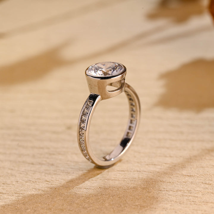 1.50ct-2.50ct Bezel Set Round Cut Lab Grown Diamond Engagement Ring