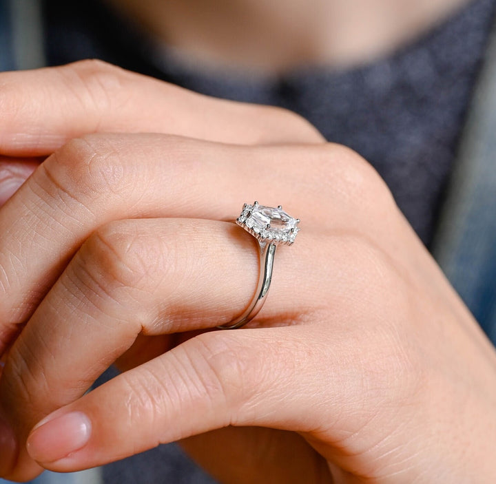 1.50ct-2.50ct Hexagon Cut Lab Grown Diamond Halo Engagement Ring