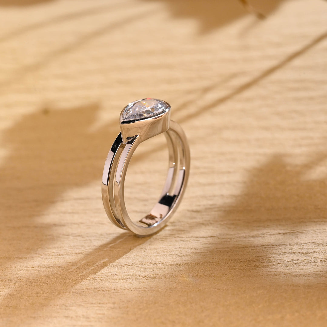 1.0ct-2.0ct Unique Bezel Set Pear Cut Lab Grown Diamond Engagement Ring