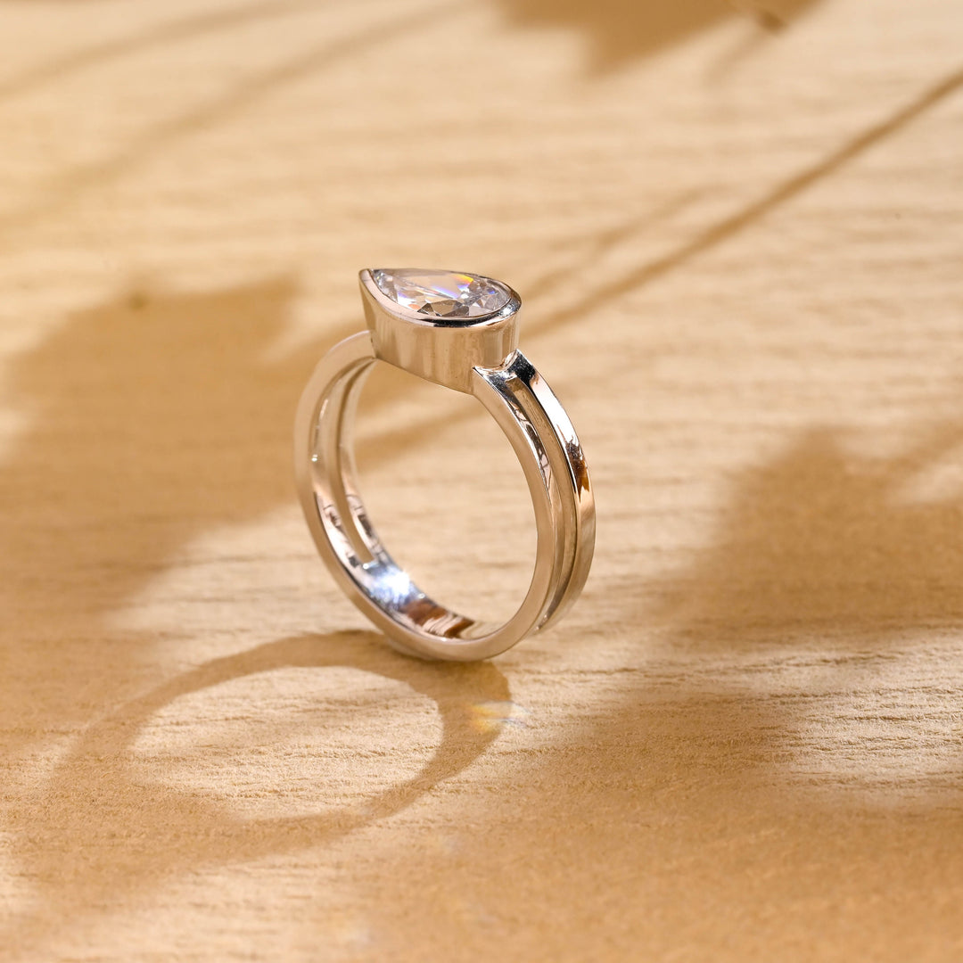 1.0ct-2.0ct Unique Bezel Set Pear Cut Lab Grown Diamond Engagement Ring
