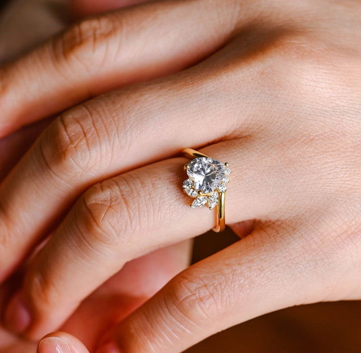 1.50ct-2.50ct Heart Cut Lab Grown Diamond Cluster Engagement Ring