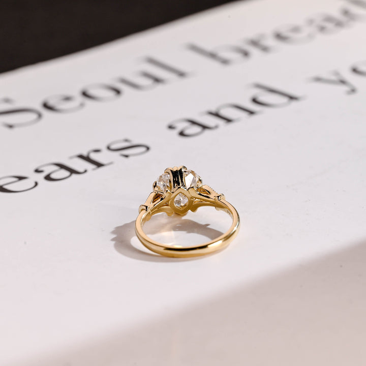 2.0ct-3.0ct Cushion Cut Lab Grown Diamond Filigree Engagement Ring