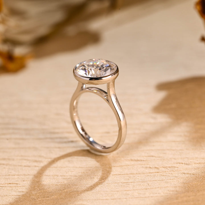 2.50ct-3.50ct Bezel Set Round Cut Lab Grown Diamond Engagement Ring