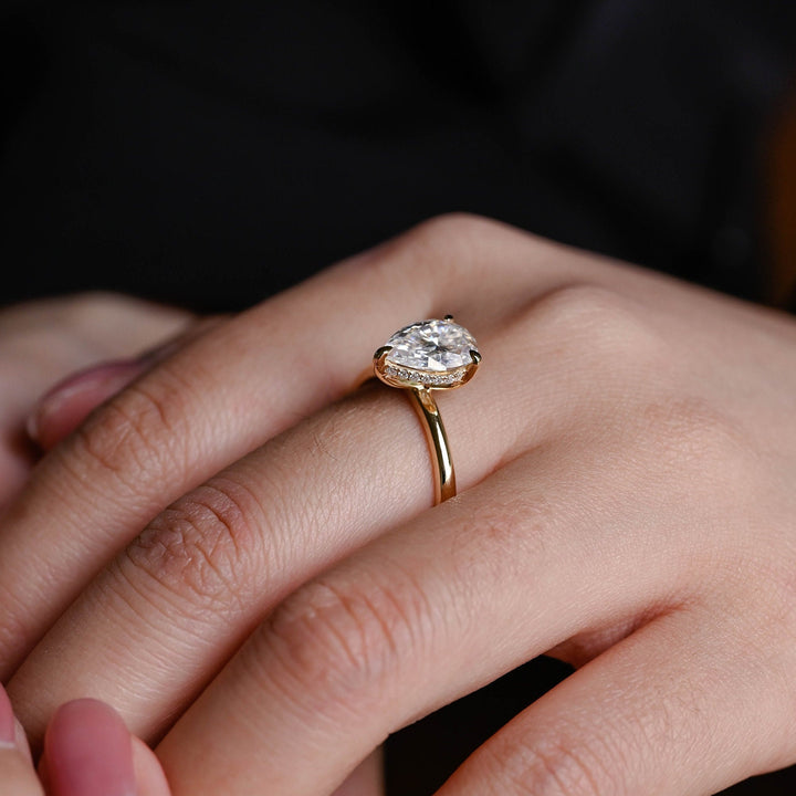 1.50ct-2.50ct Pear Cut Hidden Halo Lab Grown Diamond Engagement Ring