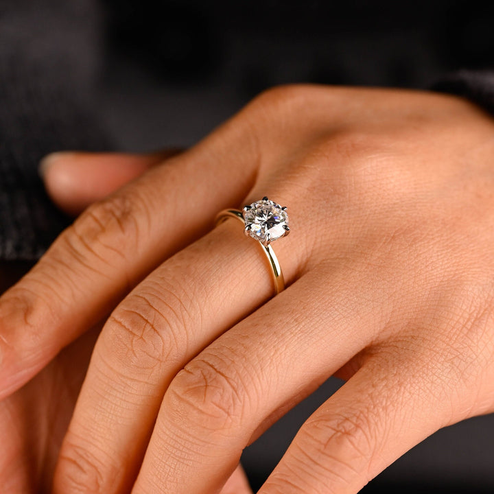 1.50ct-2.50ct Round Cut Lab Grown Hidden Halo Diamond Engagement Ring