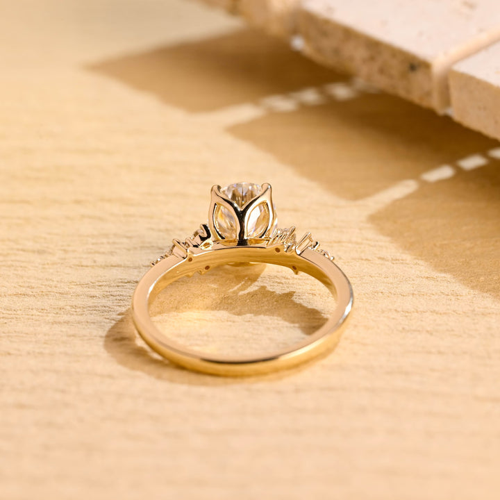 1.50ct-2.50ct Oval Cut Lab Grown Diamond Cluster Engagement Ring