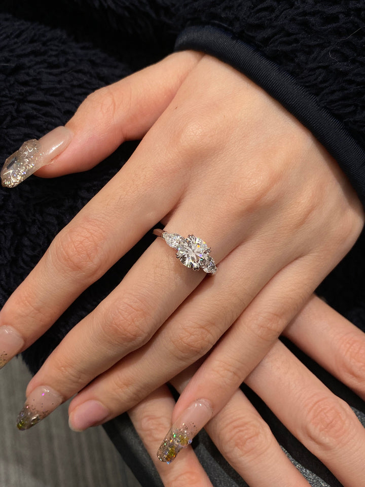 1.50ct-2.50ct Round Cut Lab Grown Three Stone Diamond Engagement Ring