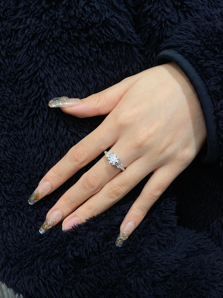 1.50ct-2.50ct Round Cut Lab Grown Three Stone Diamond Engagement Ring