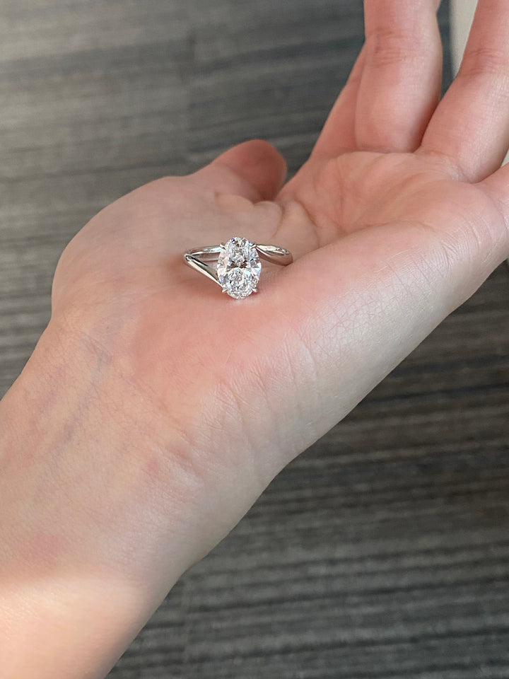 1.50ct-2.50ct Oval Cut Lab Grown Diamond Twisted Solitaire Engagement Ring