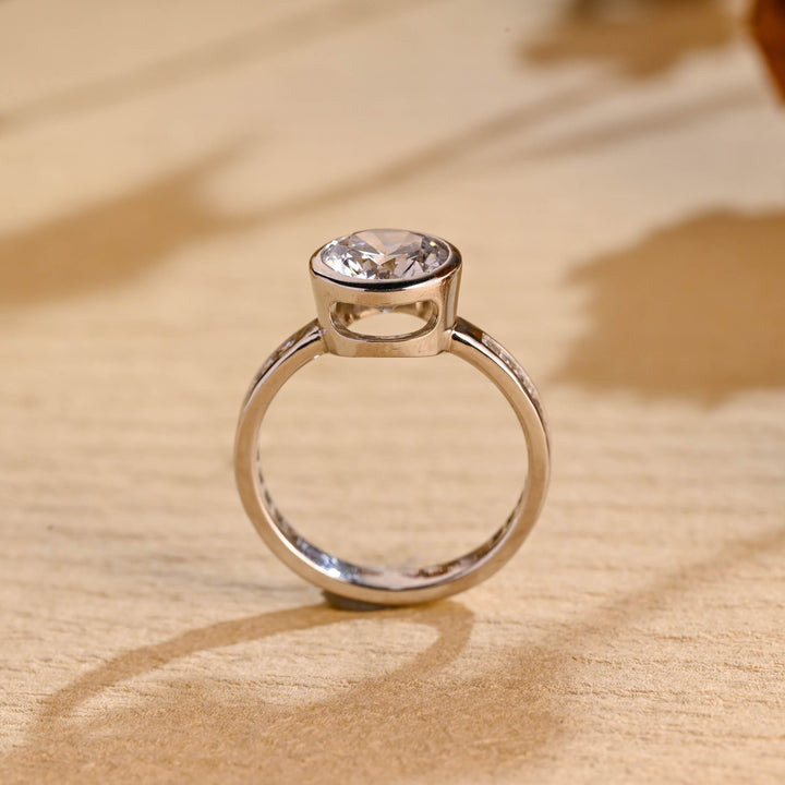 1.50ct-2.50ct Bezel Set Round Cut Lab Grown Diamond Engagement Ring