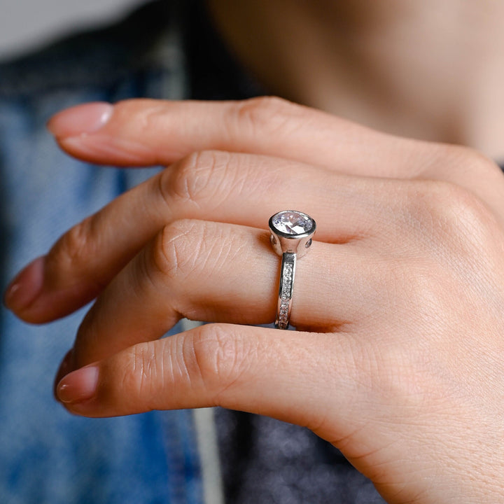 1.50ct-2.50ct Bezel Set Round Cut Lab Grown Diamond Engagement Ring