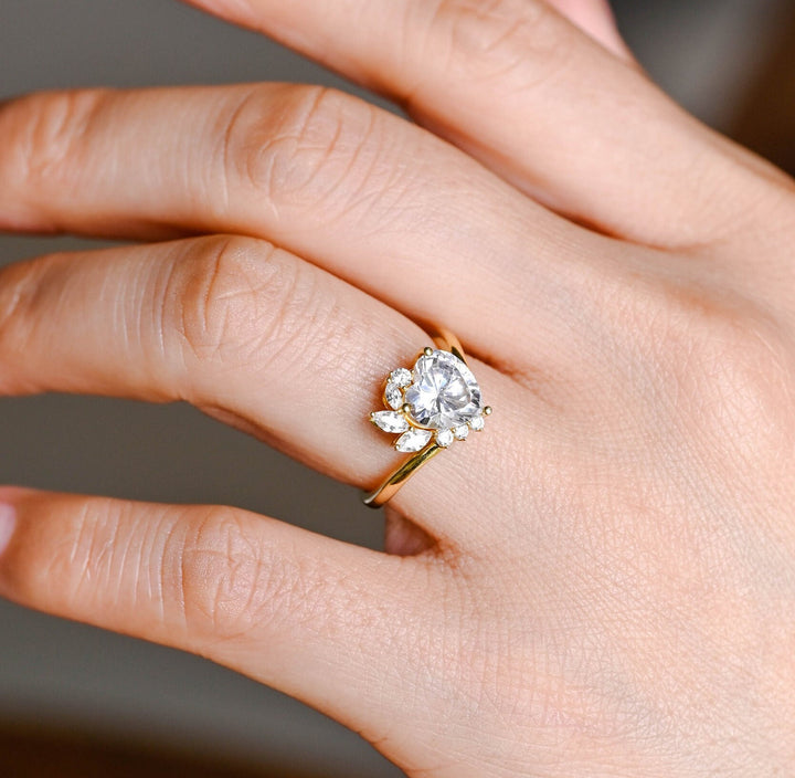 1.50ct-2.50ct Heart Cut Lab Grown Diamond Cluster Engagement Ring