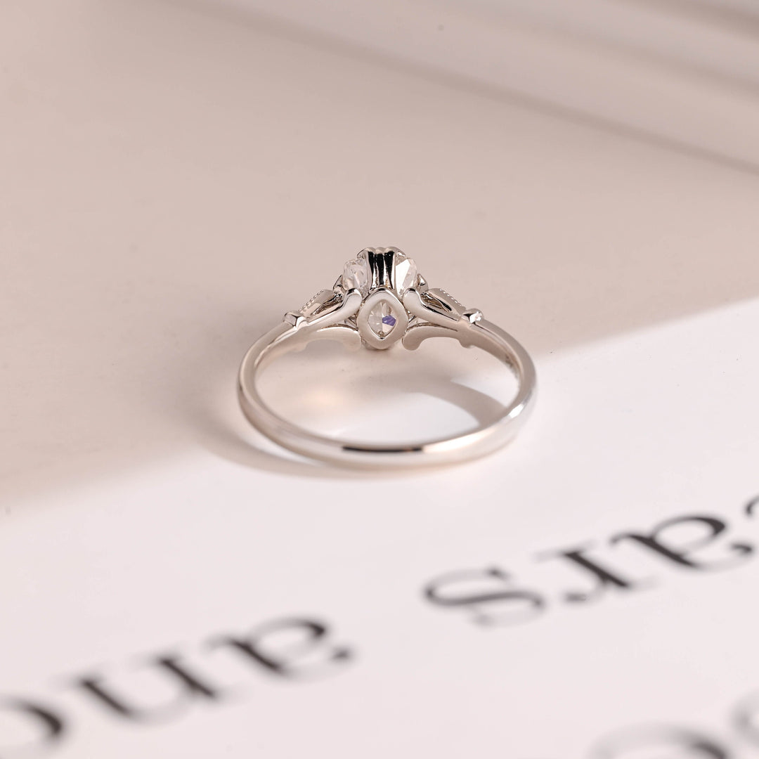 1.0ct-2.0ct Elongated Cushion Cut Lab Grown Diamond Vintage Engagement Ring