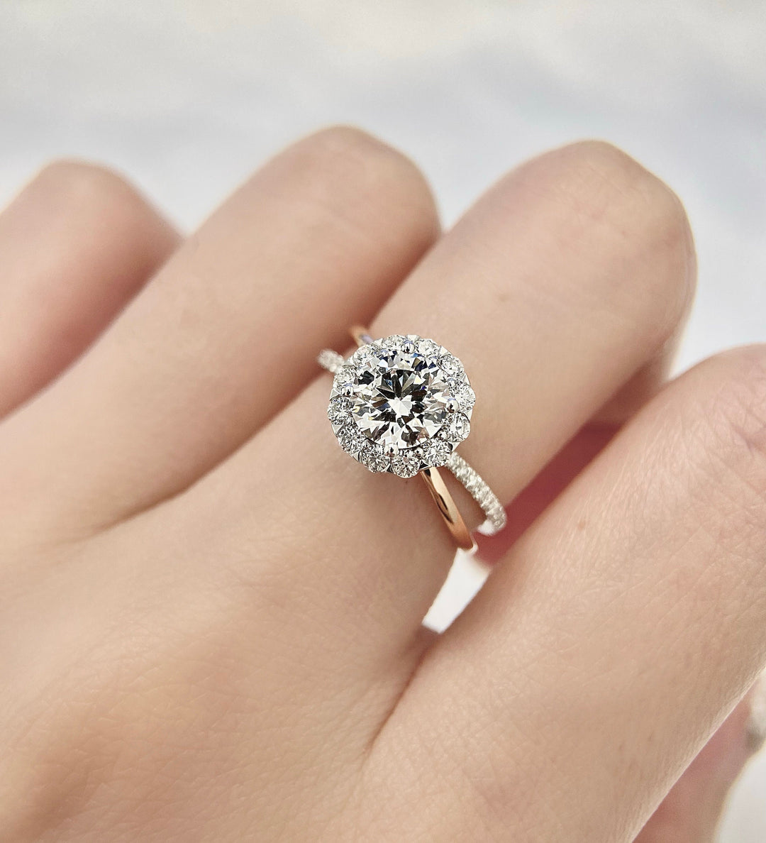 1.0ct-2.0ct Round Cut Lab Grown Halo Diamond Engagement Ring