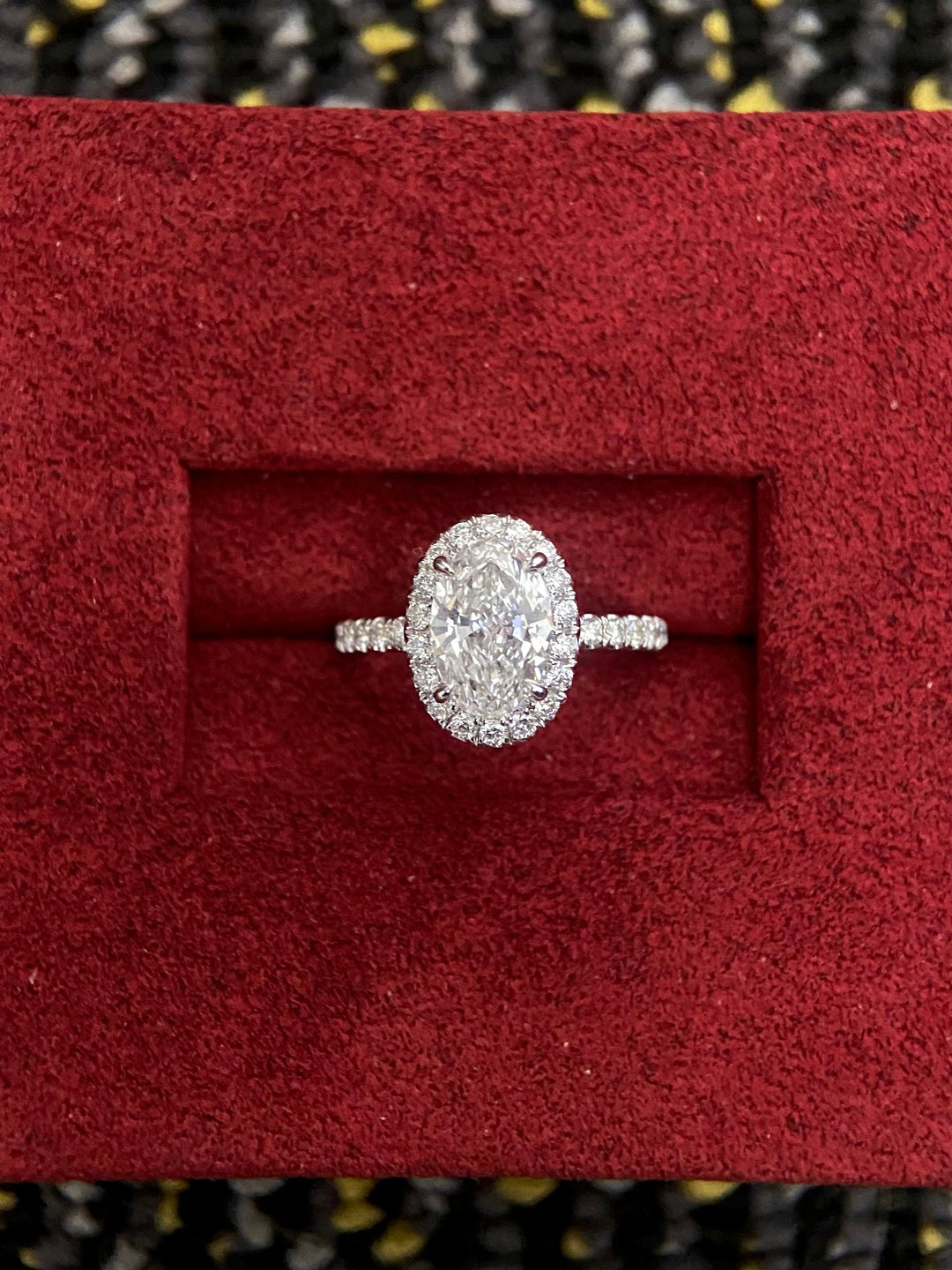 1.50ct-2.50ct Oval Cut Lab Grown Diamond Halo Engagement Ring